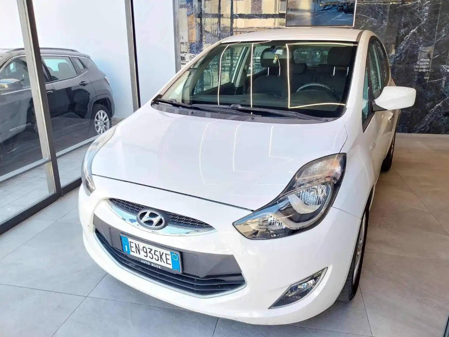 Hyundai iX20 1.4 CRDI 77 CV Comfort (Garanzia 12 Mesi) Bianco - 2