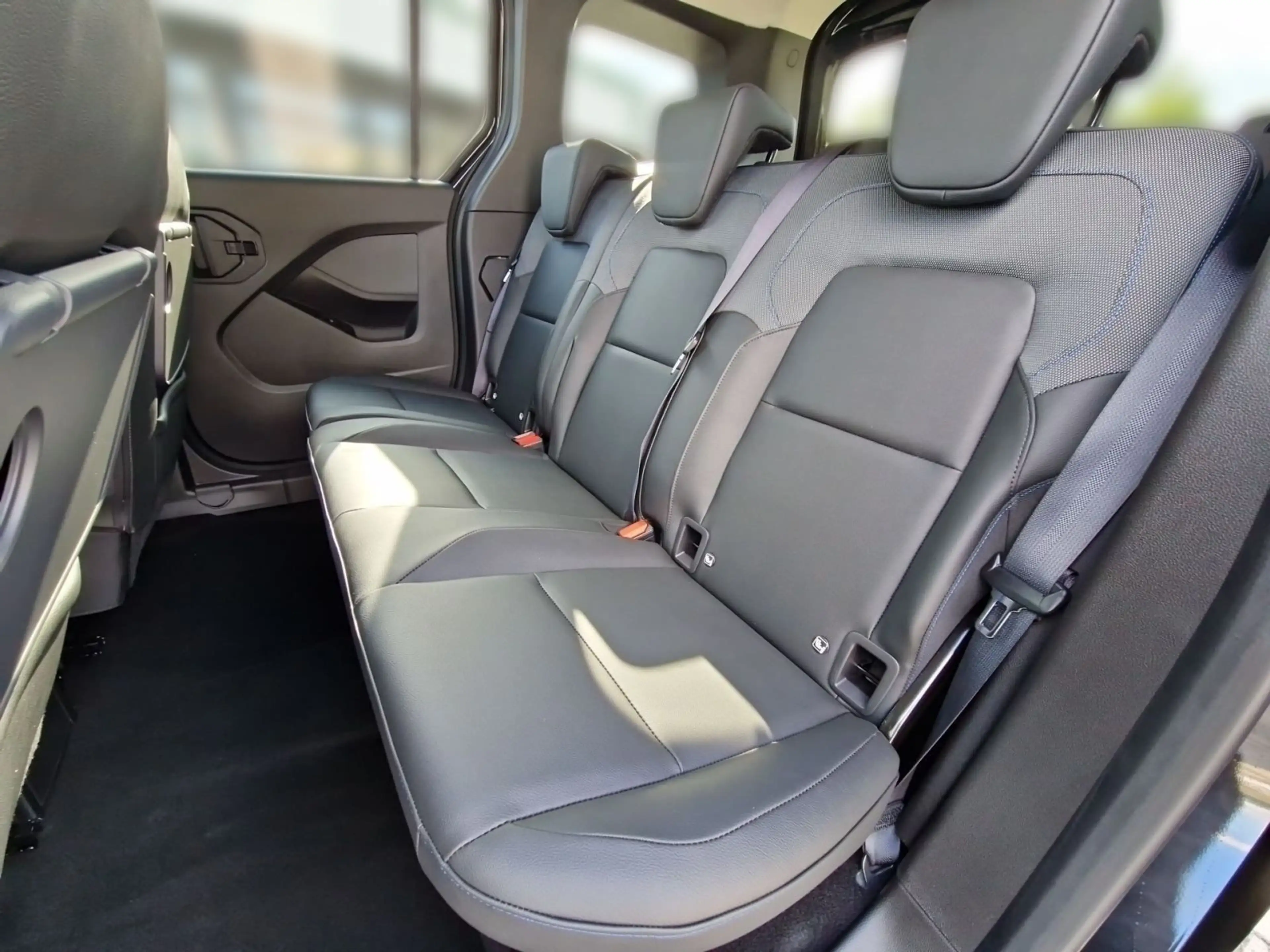 Nissan Townstar Kombi L1 Tekna Automatik — photo 15