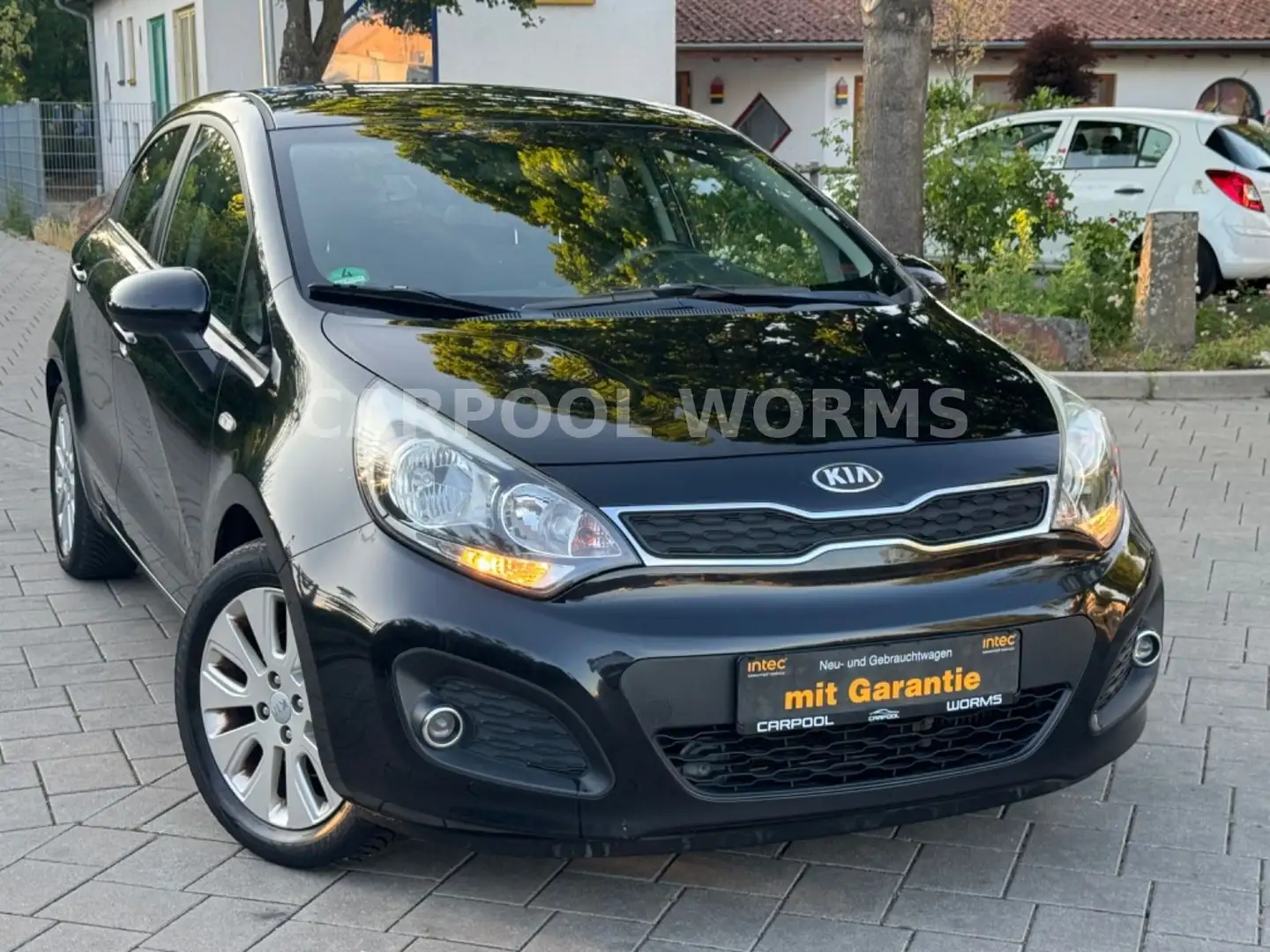 Kia Rio 1.1 CRDi Dream Team 5TÜRER+KLIMA+PDC+SHZ+ALU Schwarz - 1