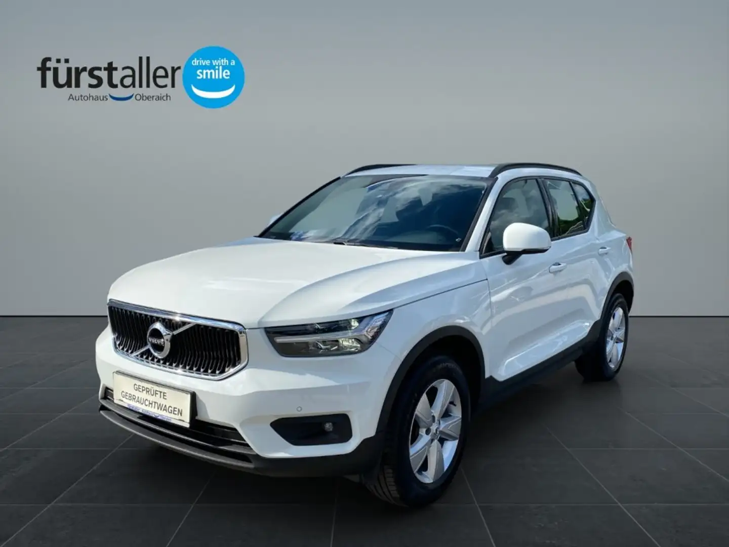 Volvo XC40 T3 Kinetic Weiß - 1