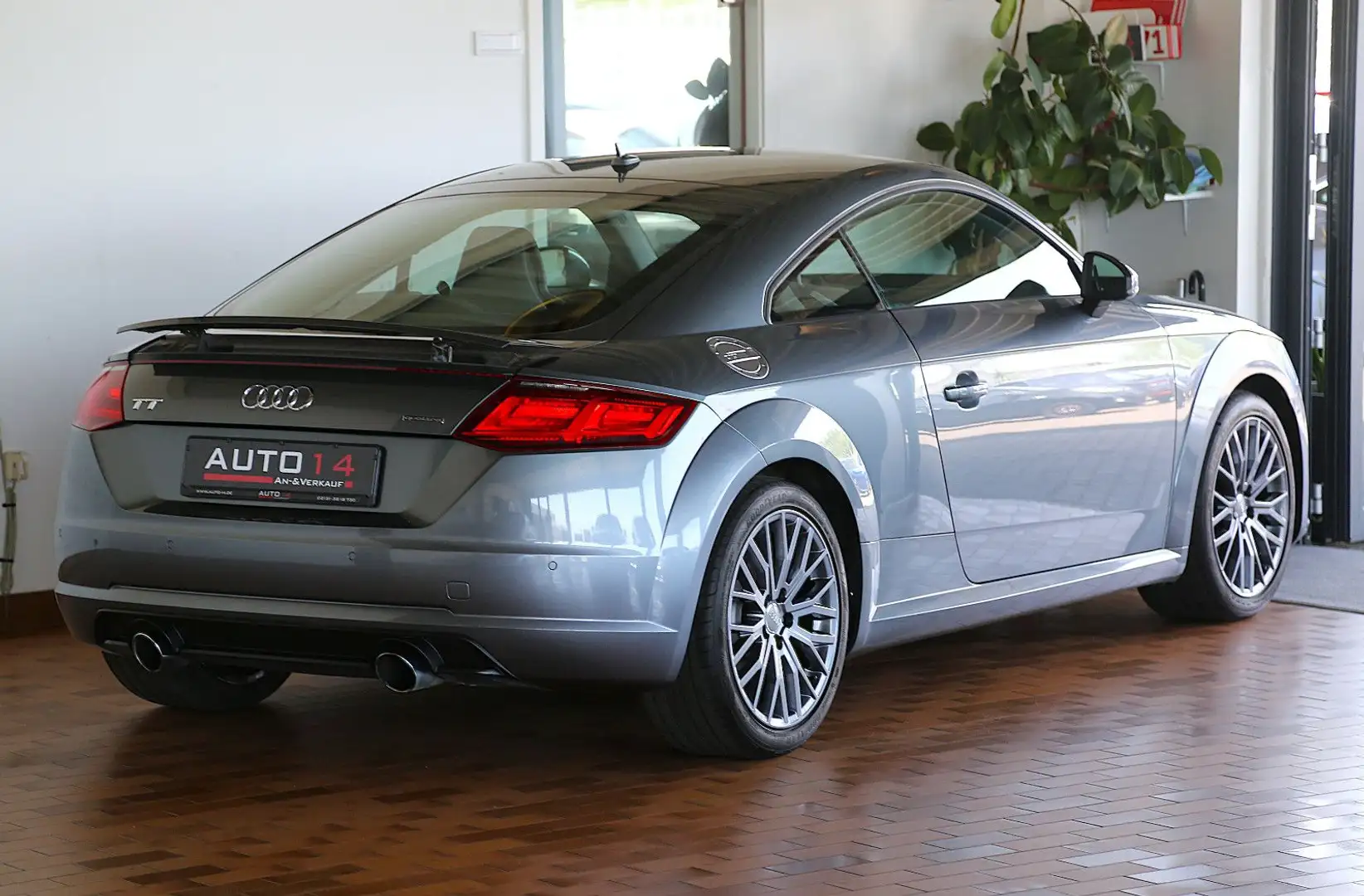 Audi TT Coupe 2.0 TFSI quattro Leder Navi LED 1.Hand Grau - 2