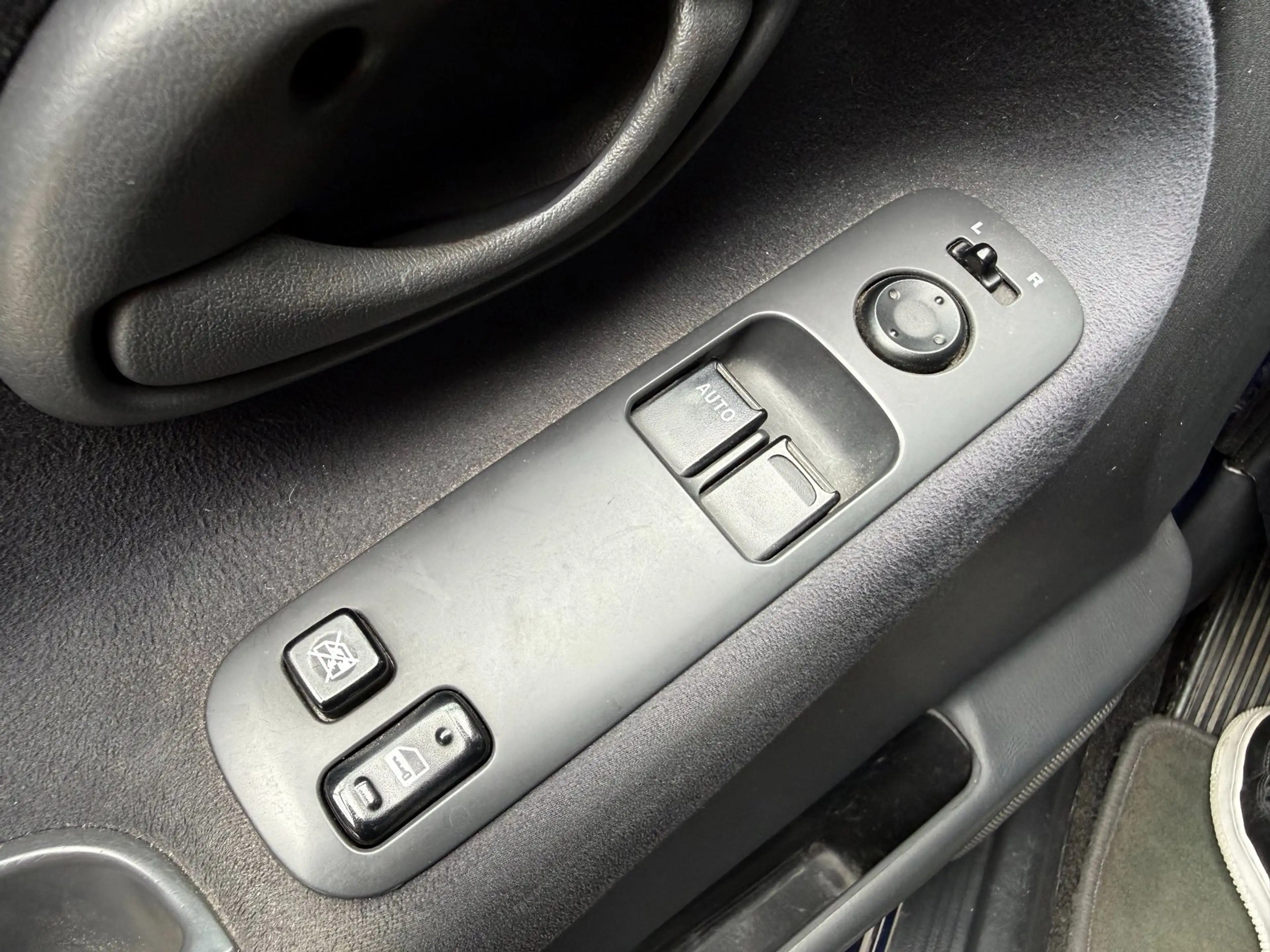 Suzuki Grand Vitara 2.0 Metal Top — photo 14