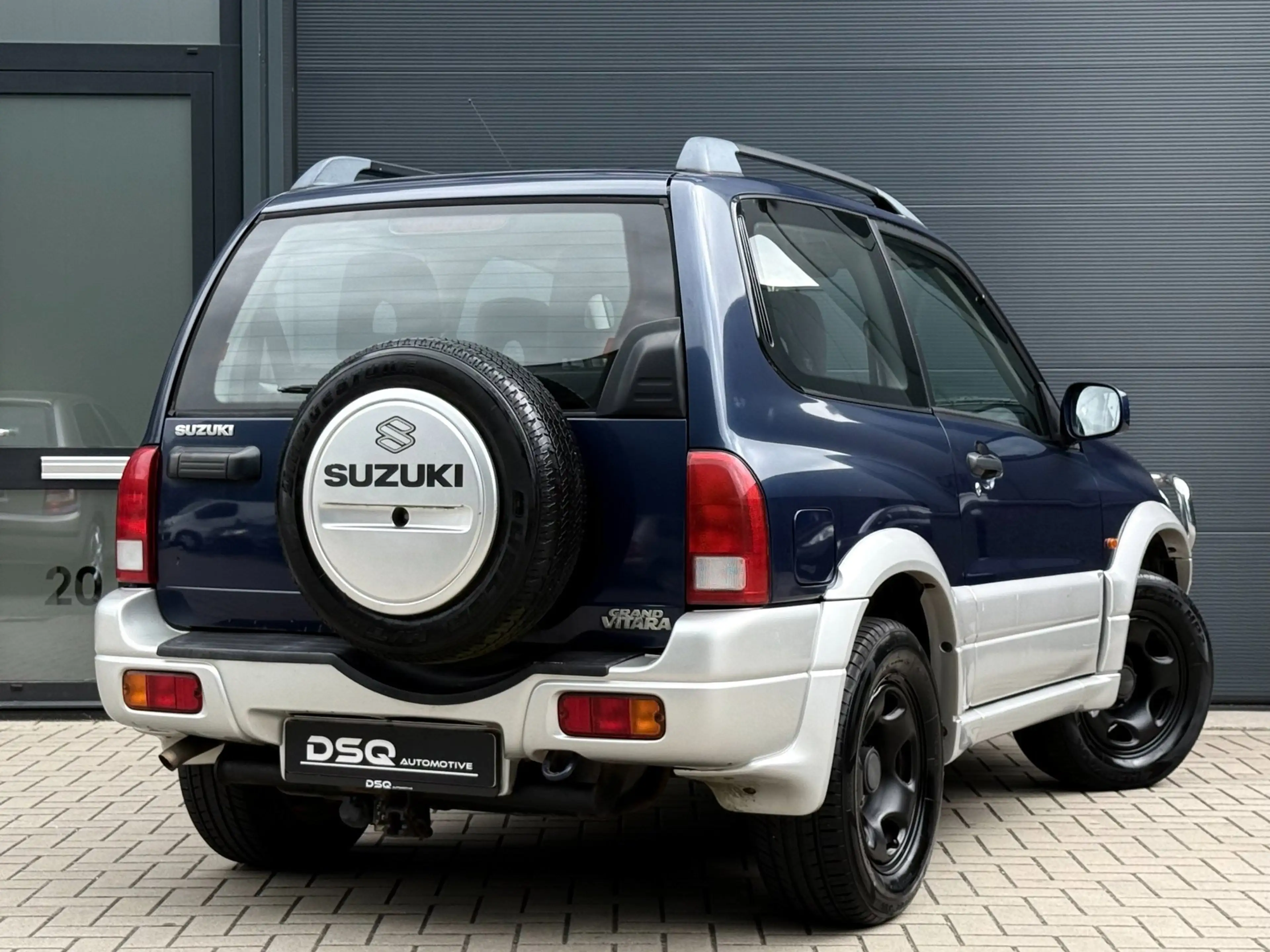 Suzuki Grand Vitara 2.0 Metal Top — photo 2