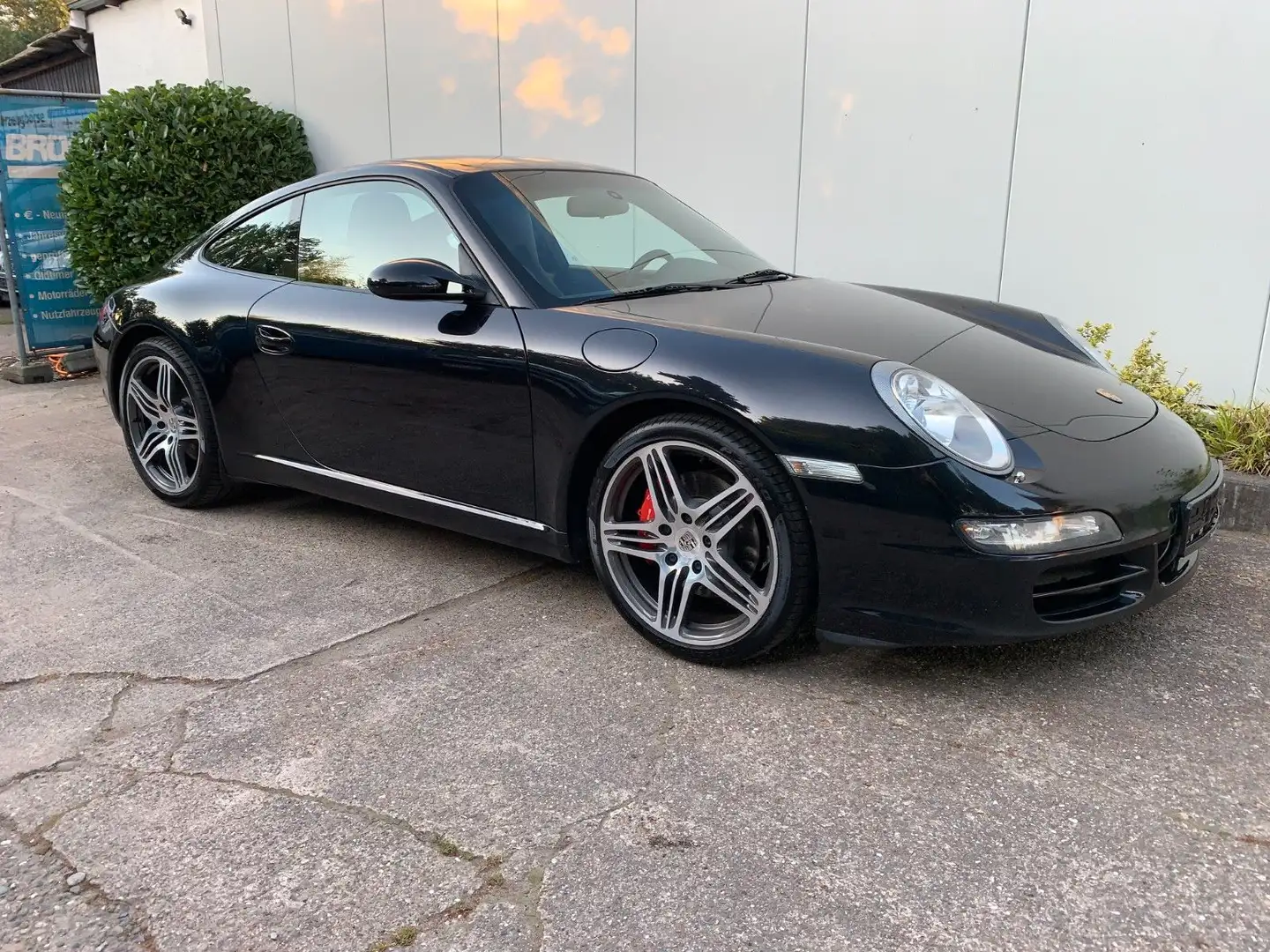 Porsche 997 S Tip  Klappe 2. Hd. neuer Motor bei 100 Tkm Schwarz - 1