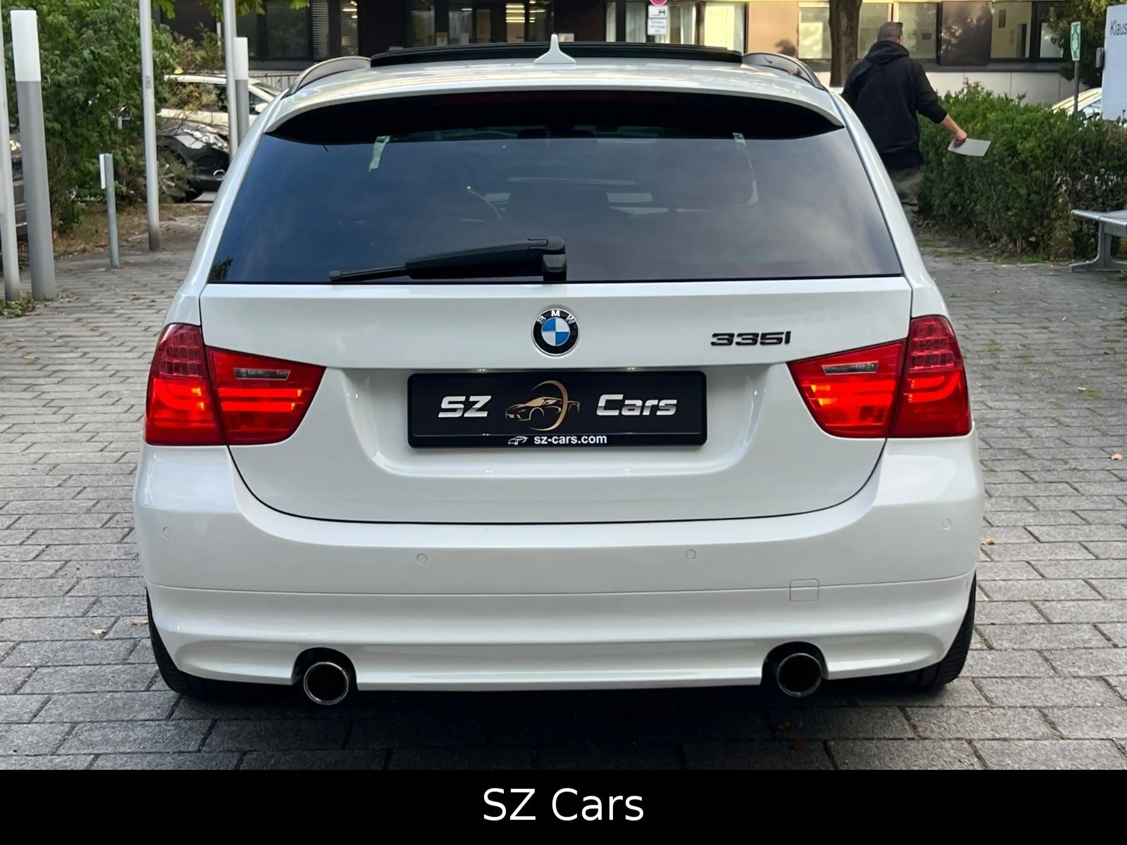 BMW 335 Touring i xDrive PANO LEDER AUT SHZ KEYLESS — photo 7