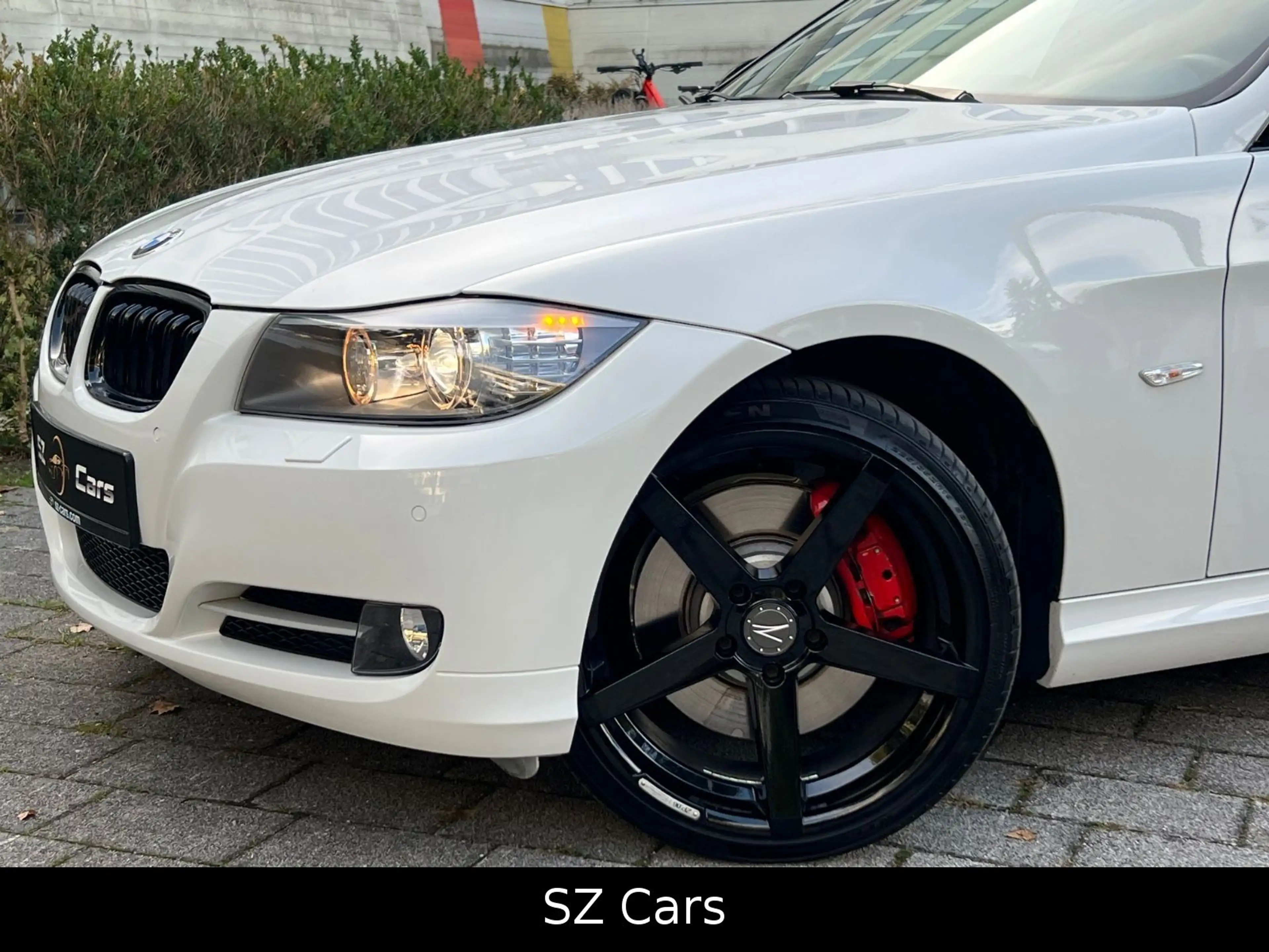BMW 335 Touring i xDrive PANO LEDER AUT SHZ KEYLESS — photo 2