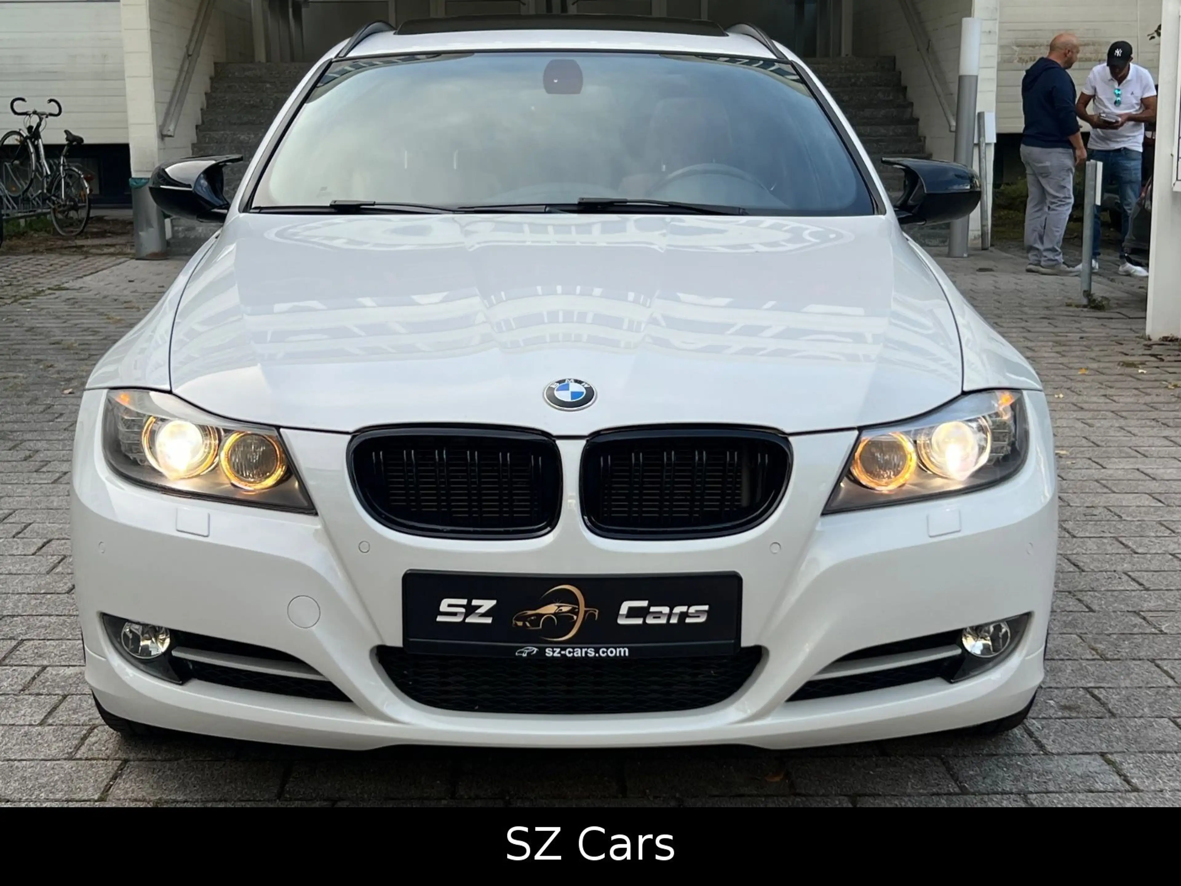 BMW 335 Touring i xDrive PANO LEDER AUT SHZ KEYLESS — photo 3