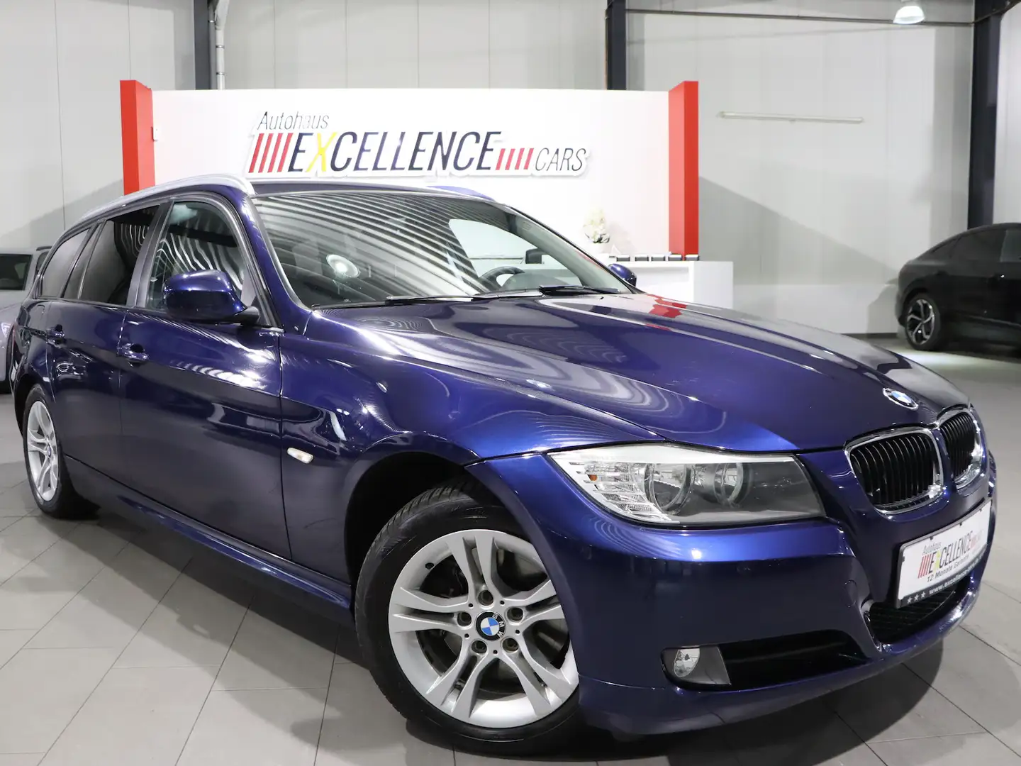 BMW 318 318d Touring SPORT / AUTOMATIK / ABN.AHK Blau - 2