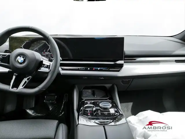 BMW 5 Series view 16