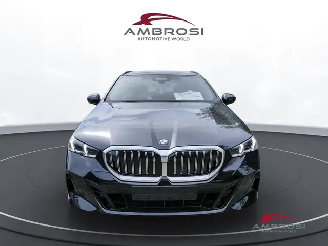 BMW 5 Series view 7