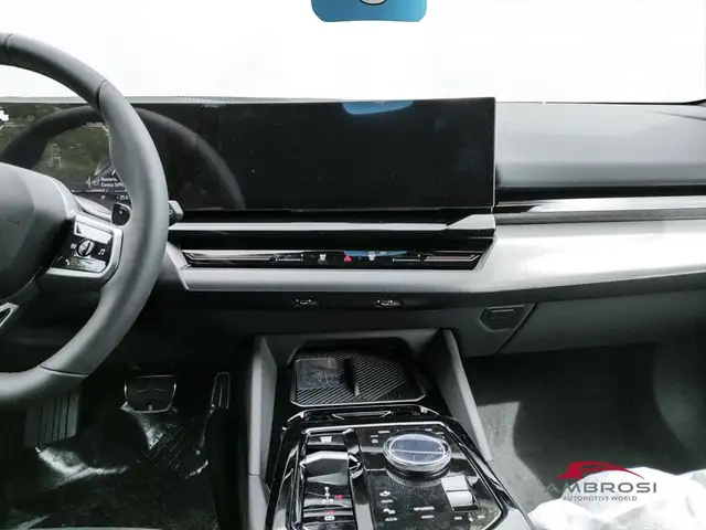 BMW 5 Series view 15