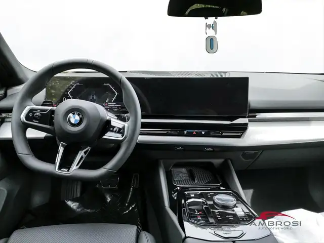 BMW 5 Series view 14