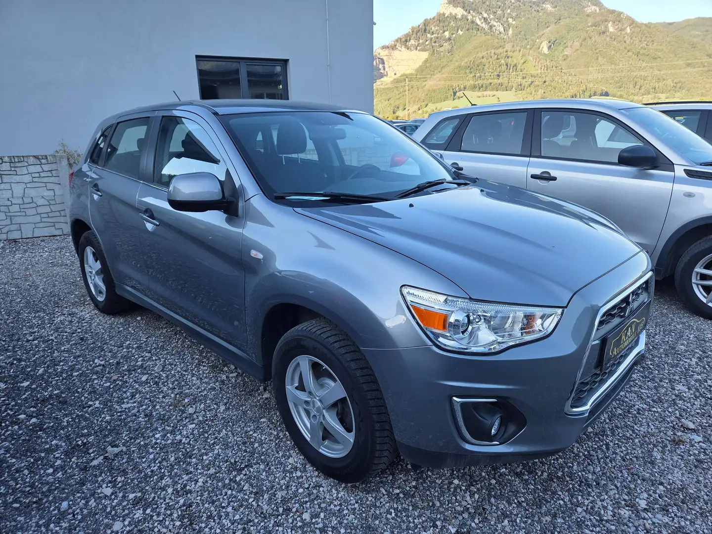 Mitsubishi ASX ASX 1,8 DI-D LP Comfort Line Comfort Line Grau - 1
