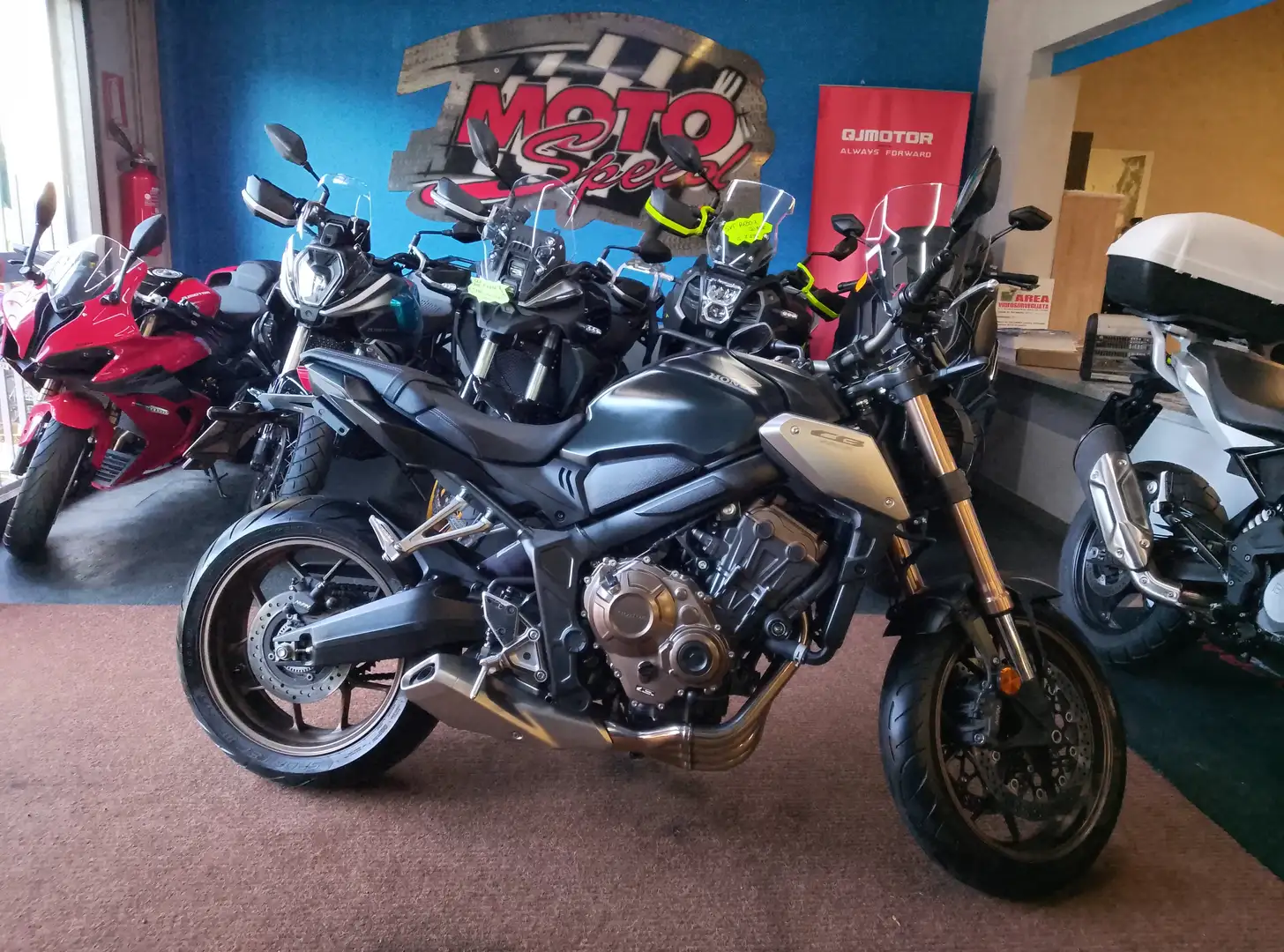 Honda CB 650 R Schwarz - 2