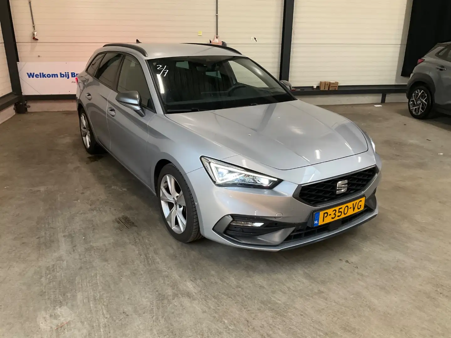 SEAT Leon Sportstourer 1.0 eTSI 110 pk FR Business Intense 7 Gris - 2