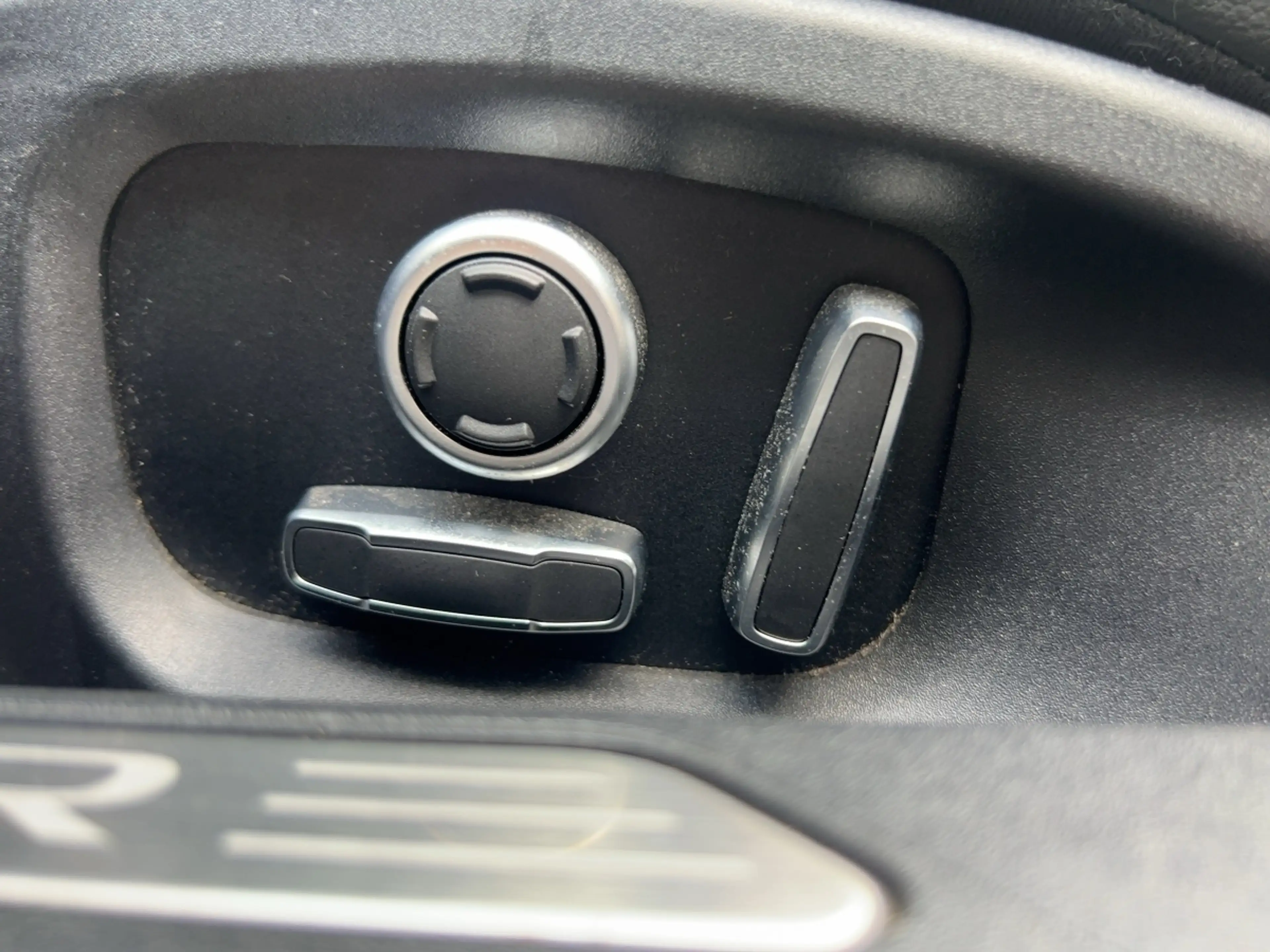 Jaguar XE P250 S Start/Stopp Kamera Pano Sitzheizung — photo 19