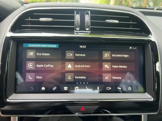 Jaguar Xe view 14