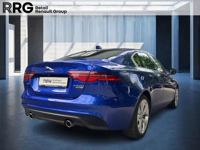 Jaguar Xe view 5