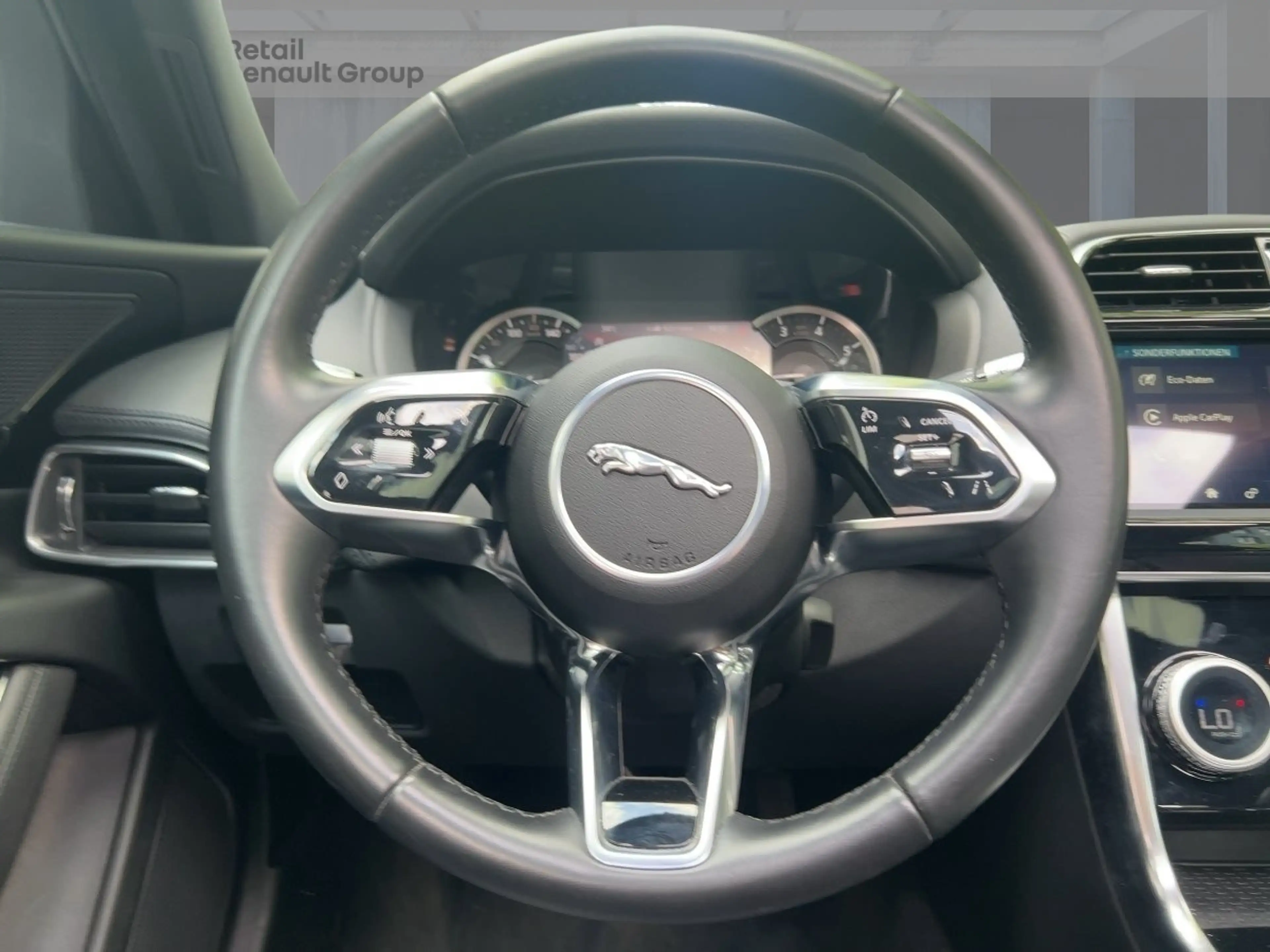Jaguar XE P250 S Start/Stopp Kamera Pano Sitzheizung — photo 11