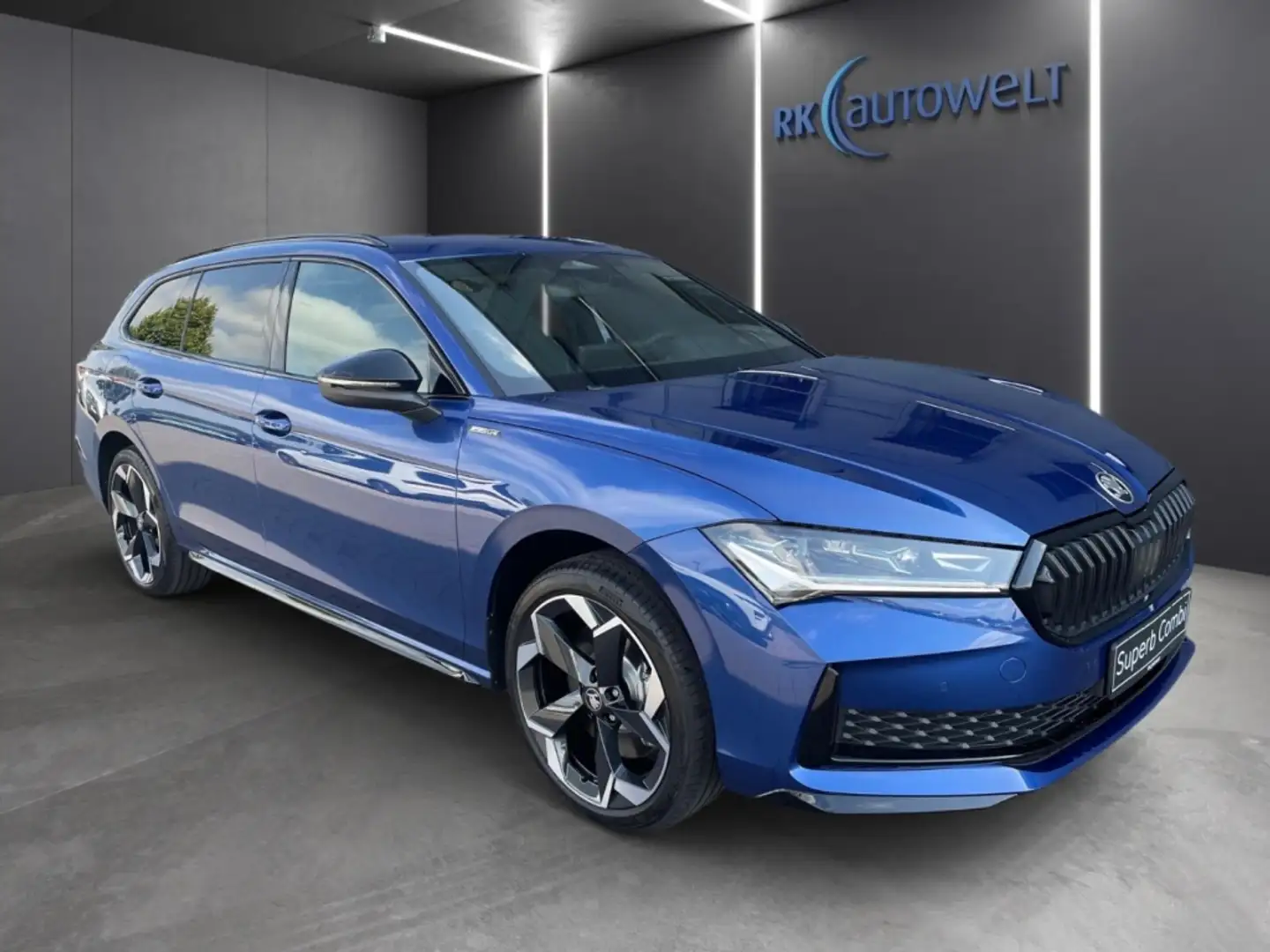 Skoda Superb Combi 1.5 TSI iV DSG Navi,Matrix,AHK,Kamera Blauw - 2
