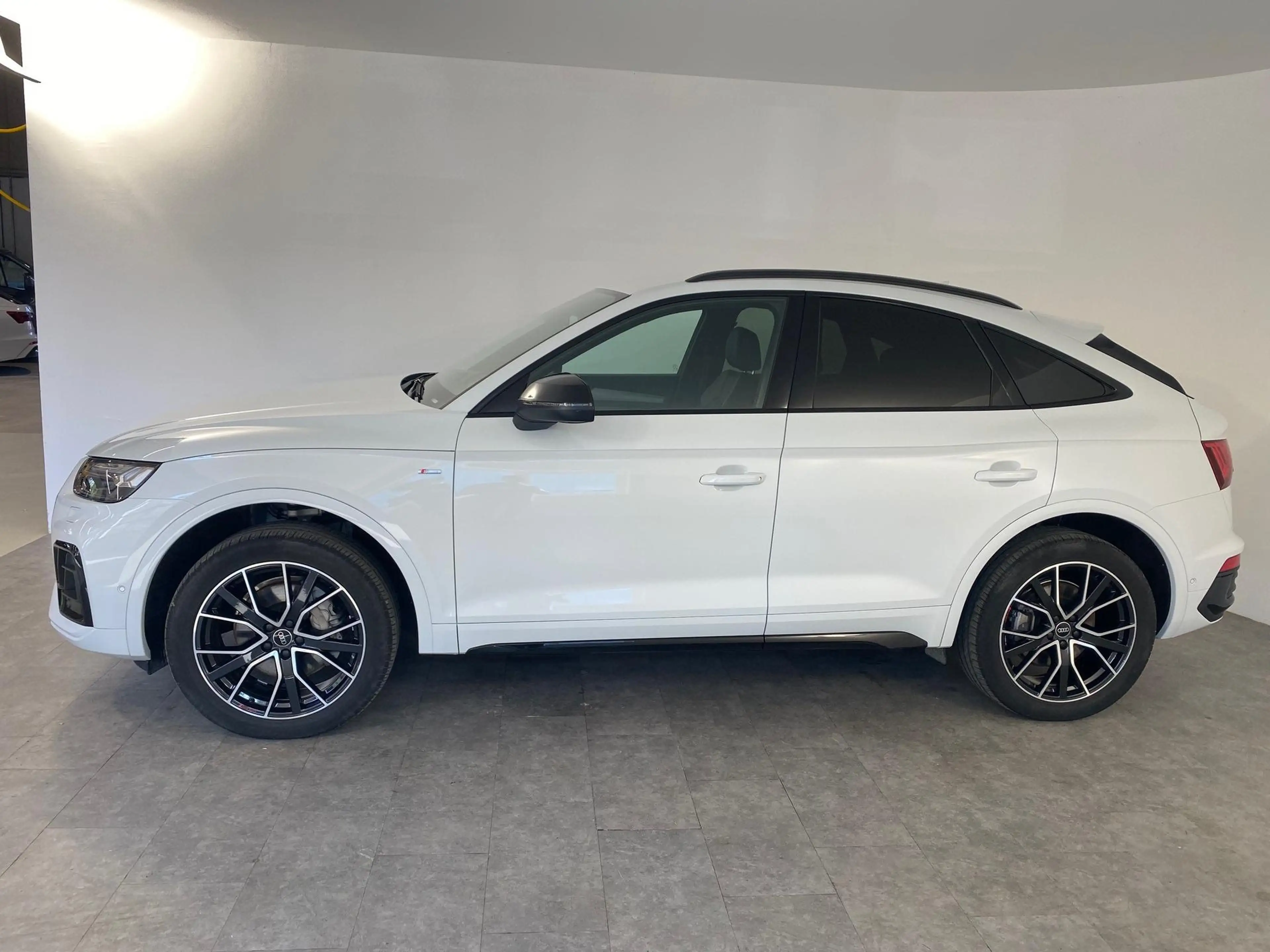 Audi Q5 Sportback 40 TDI quattro S line MATRIX*NAVI*RFK... — photo 2