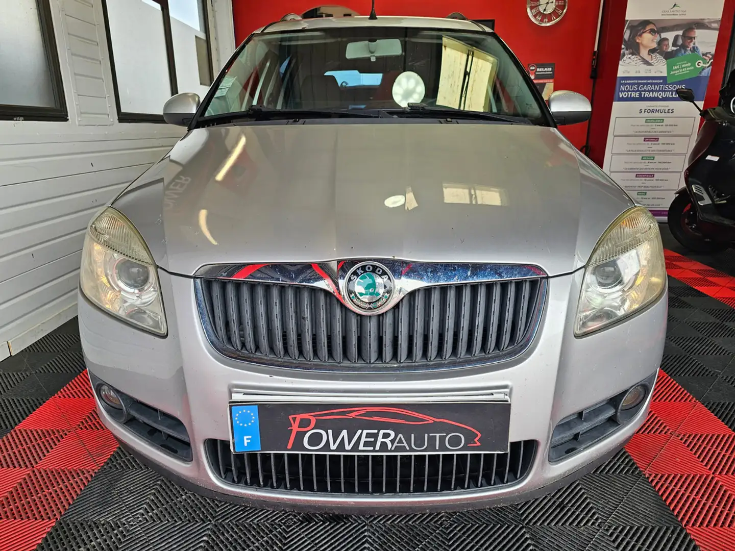 Skoda Roomster tdi 191018KMS Grijs - 2