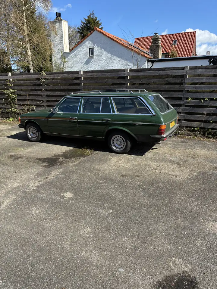 Mercedes-Benz 300 TD, foto 1