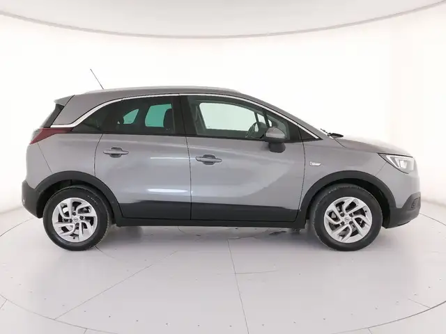 Opel Crossland X view 3