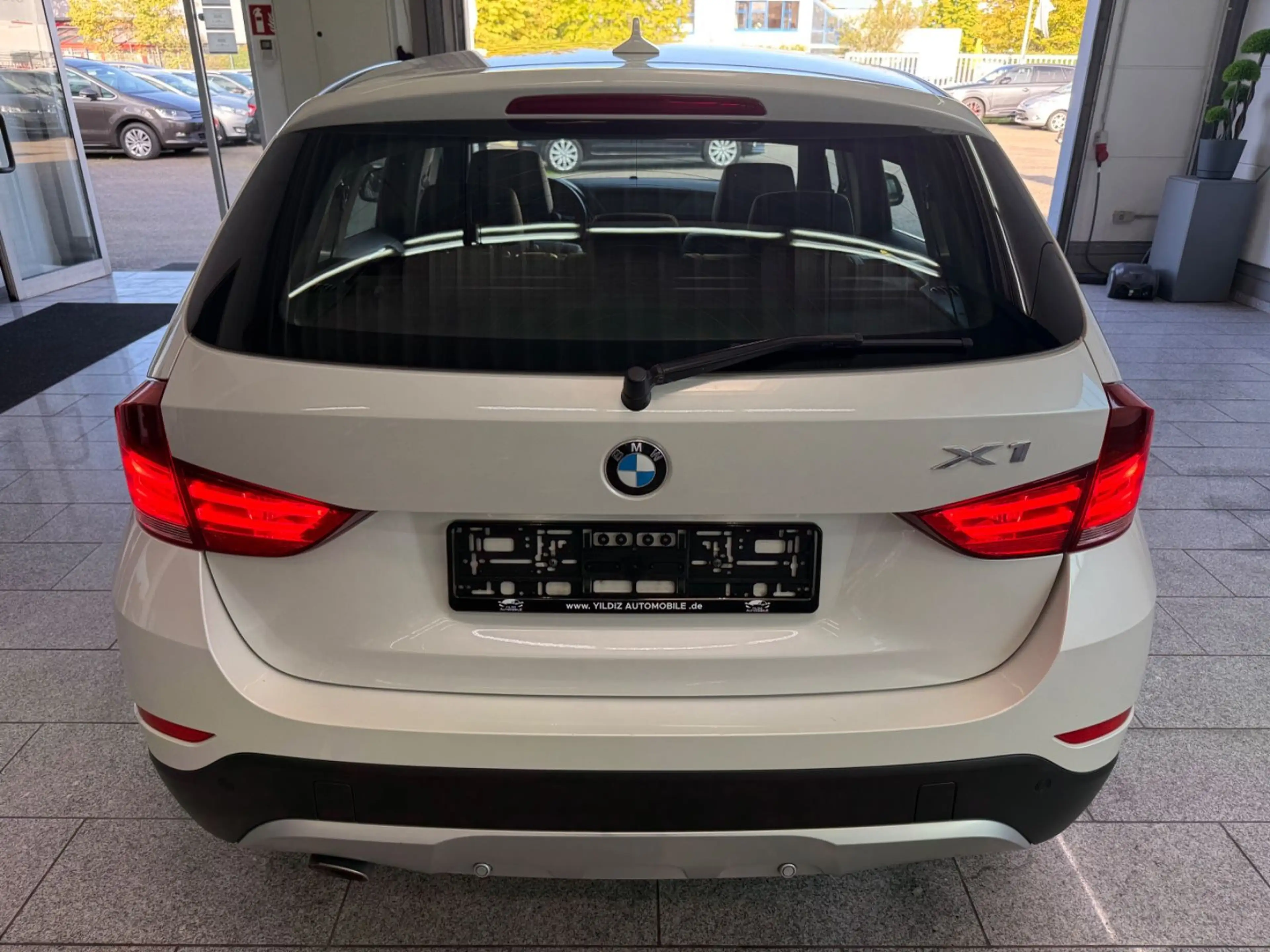BMW X1 xDrive 20 d*X-LINE*AUT*BI-XN*PDC*AHK*TMP*1-HD — photo 8