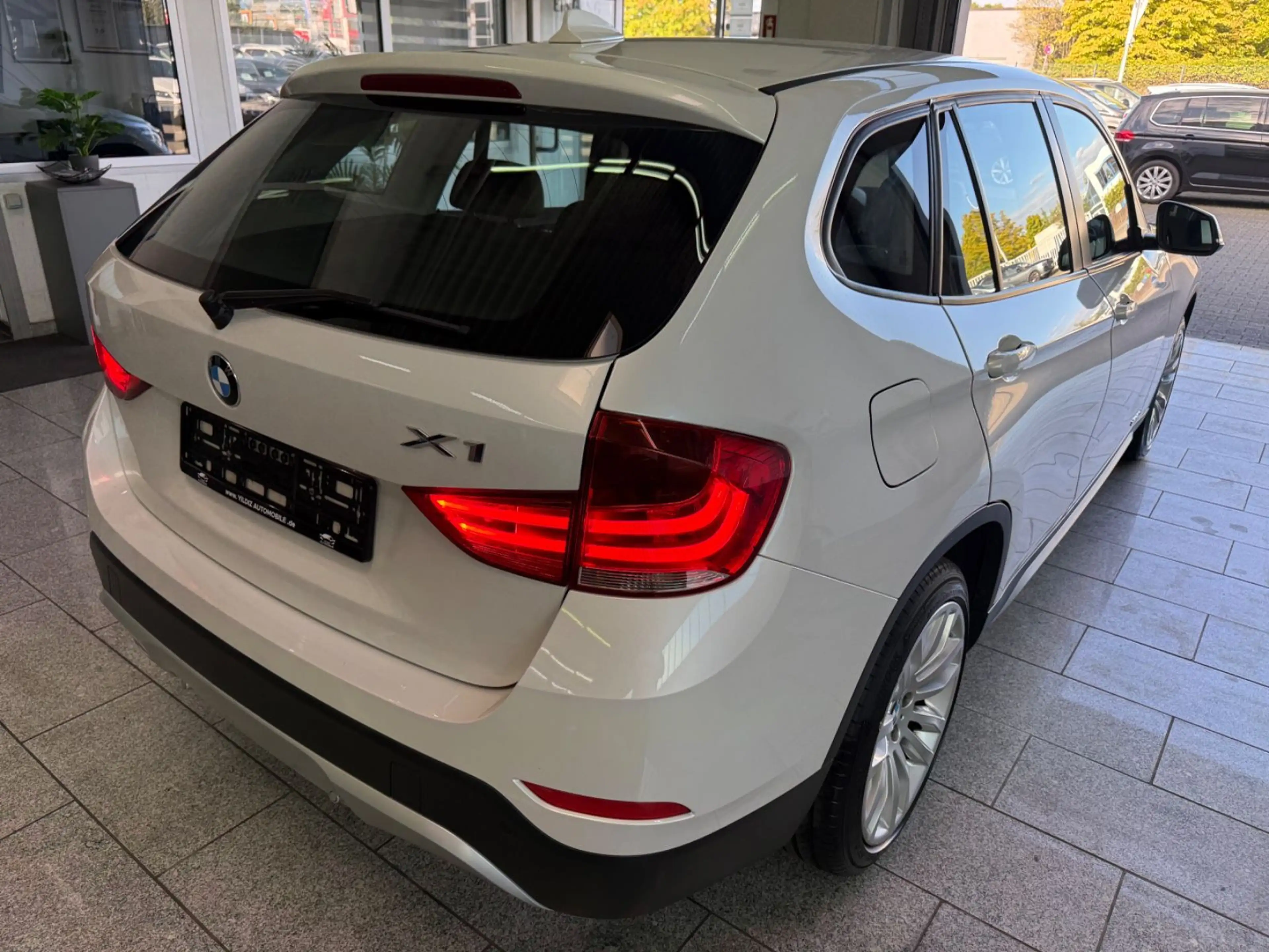 BMW X1 xDrive 20 d*X-LINE*AUT*BI-XN*PDC*AHK*TMP*1-HD — photo 7