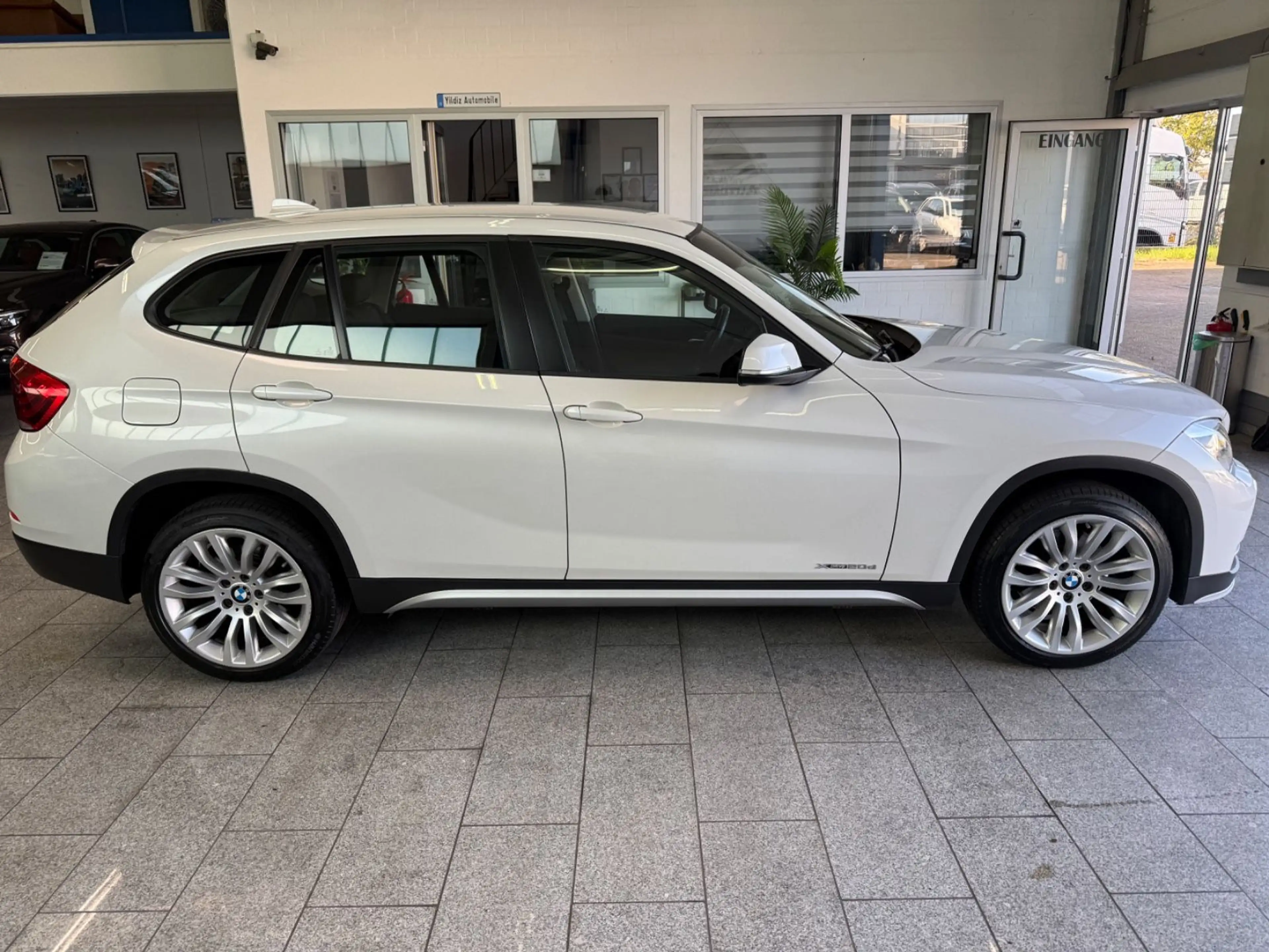 BMW X1 xDrive 20 d*X-LINE*AUT*BI-XN*PDC*AHK*TMP*1-HD — photo 6