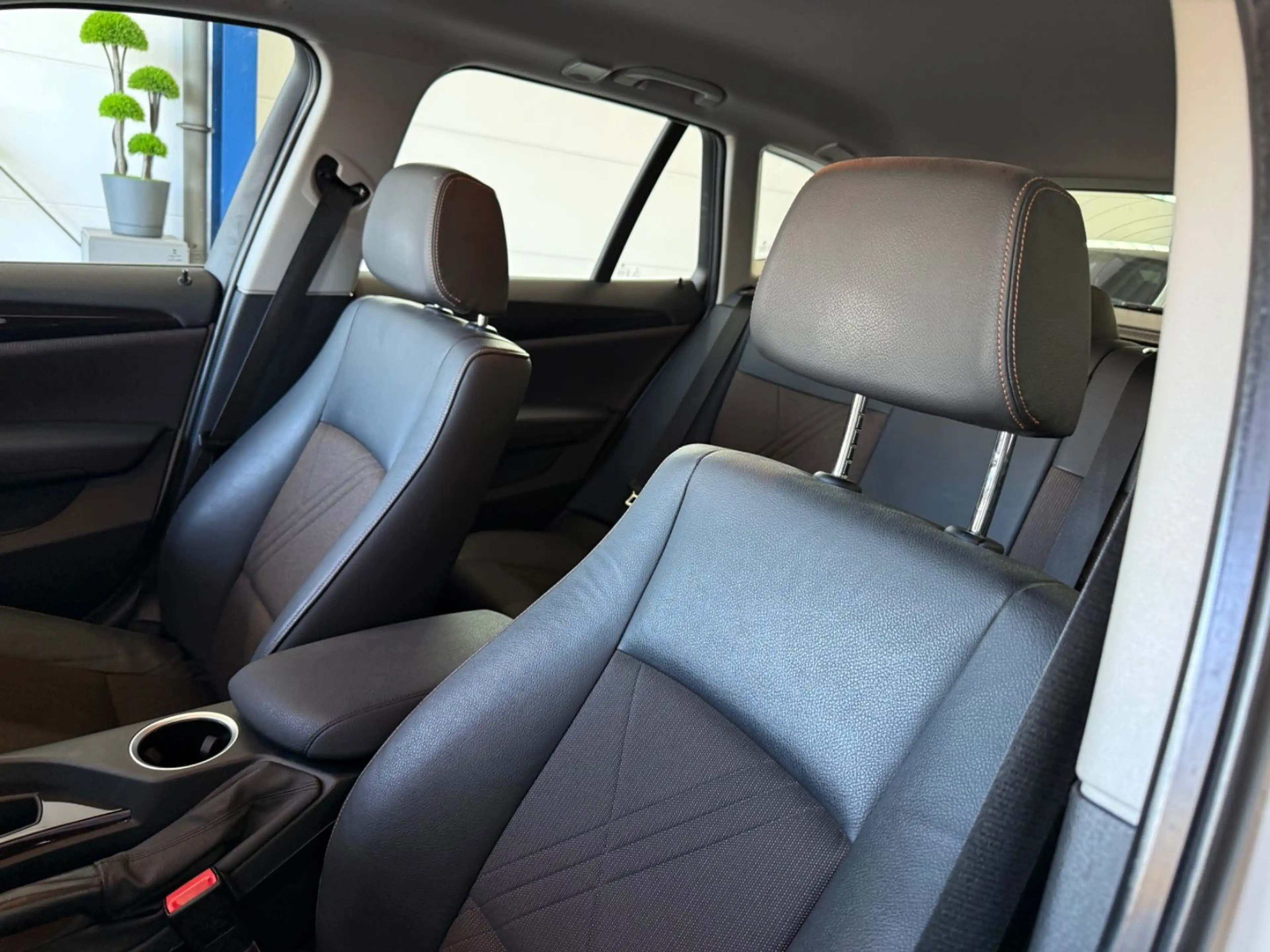 BMW X1 xDrive 20 d*X-LINE*AUT*BI-XN*PDC*AHK*TMP*1-HD — photo 15
