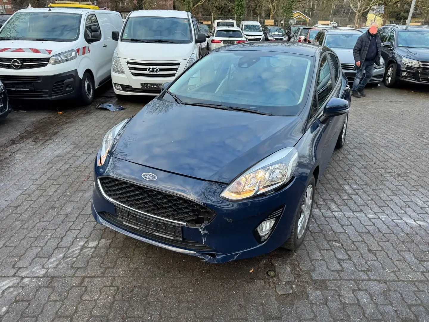 Ford Fiesta 1,1 52kW S/S Cool & Connect Blau - 1