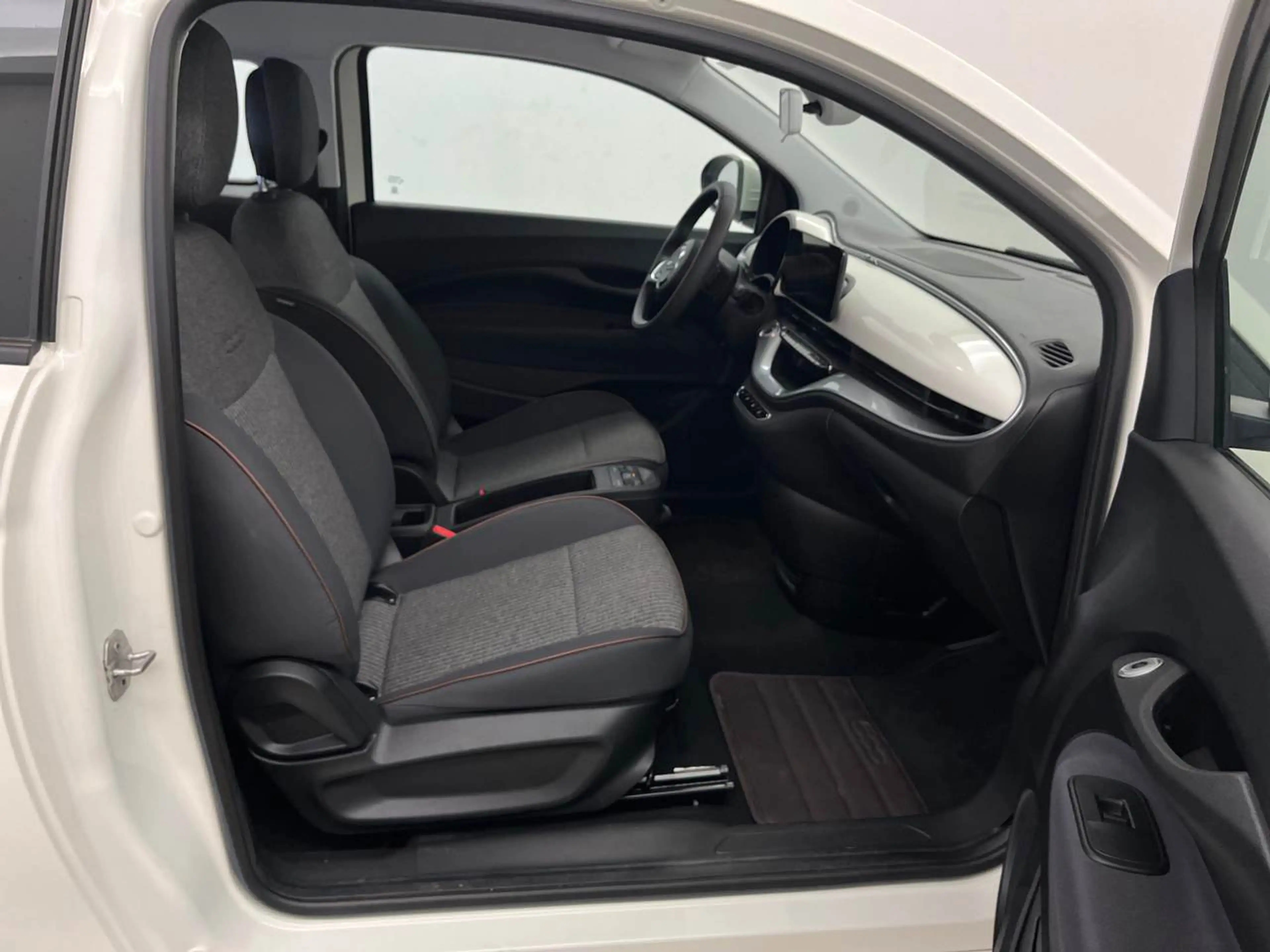 Fiat 500e Icon NAVI LED MEMORY — photo 7