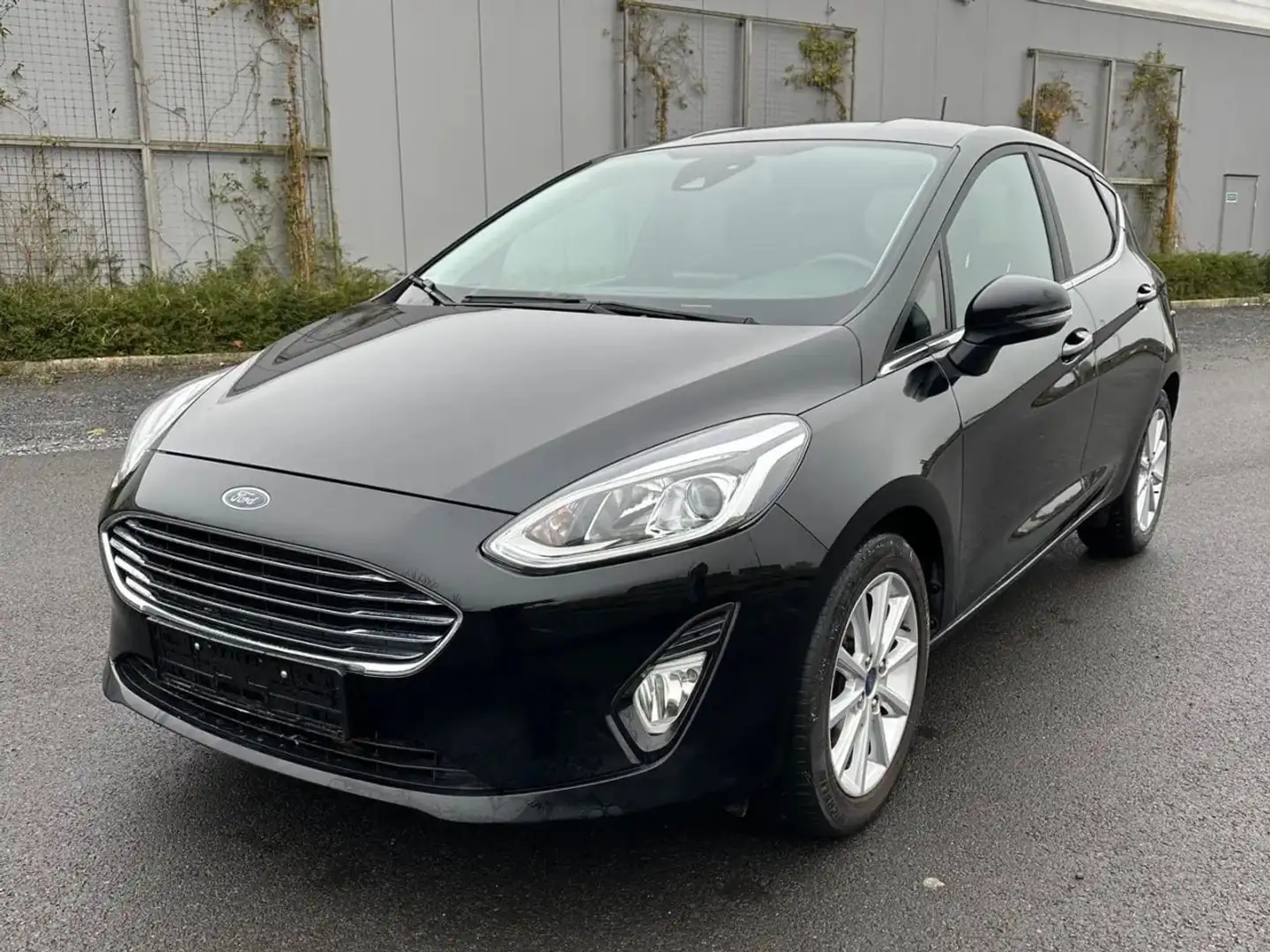 Ford Fiesta 1.1 TITANIUM Zwart - 2