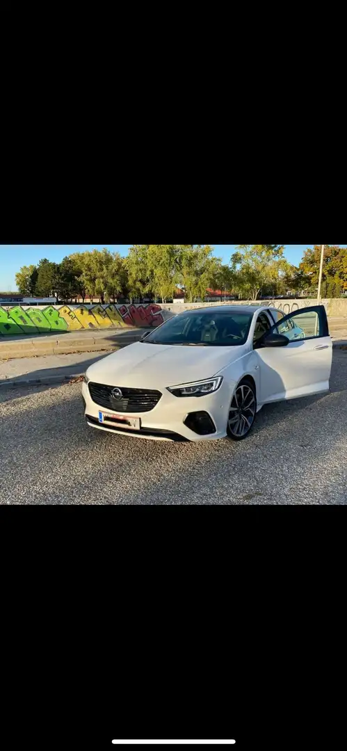 Opel Insignia Grand Sport2.0 Direct InjTurbo Aut. 4x4 GSI Weiß - 2