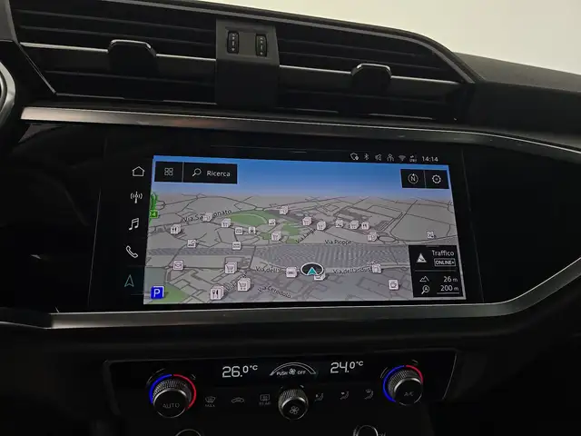 Audi Q3 view 14