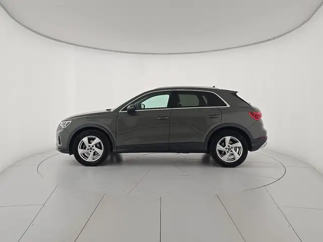 Audi Q3 view 2