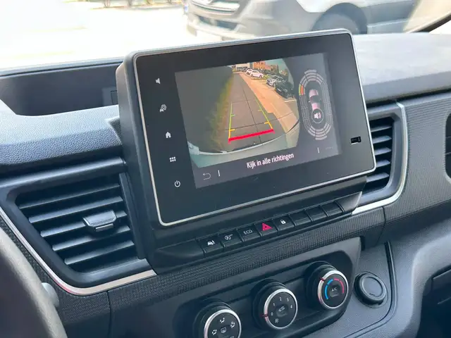 Renault Trafic view 12