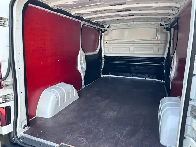 Renault Trafic view 6