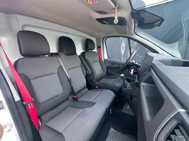 Renault Trafic view 9