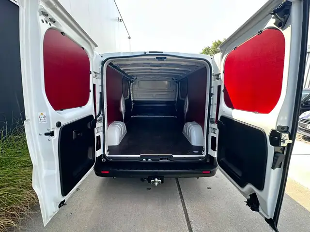 Renault Trafic view 5