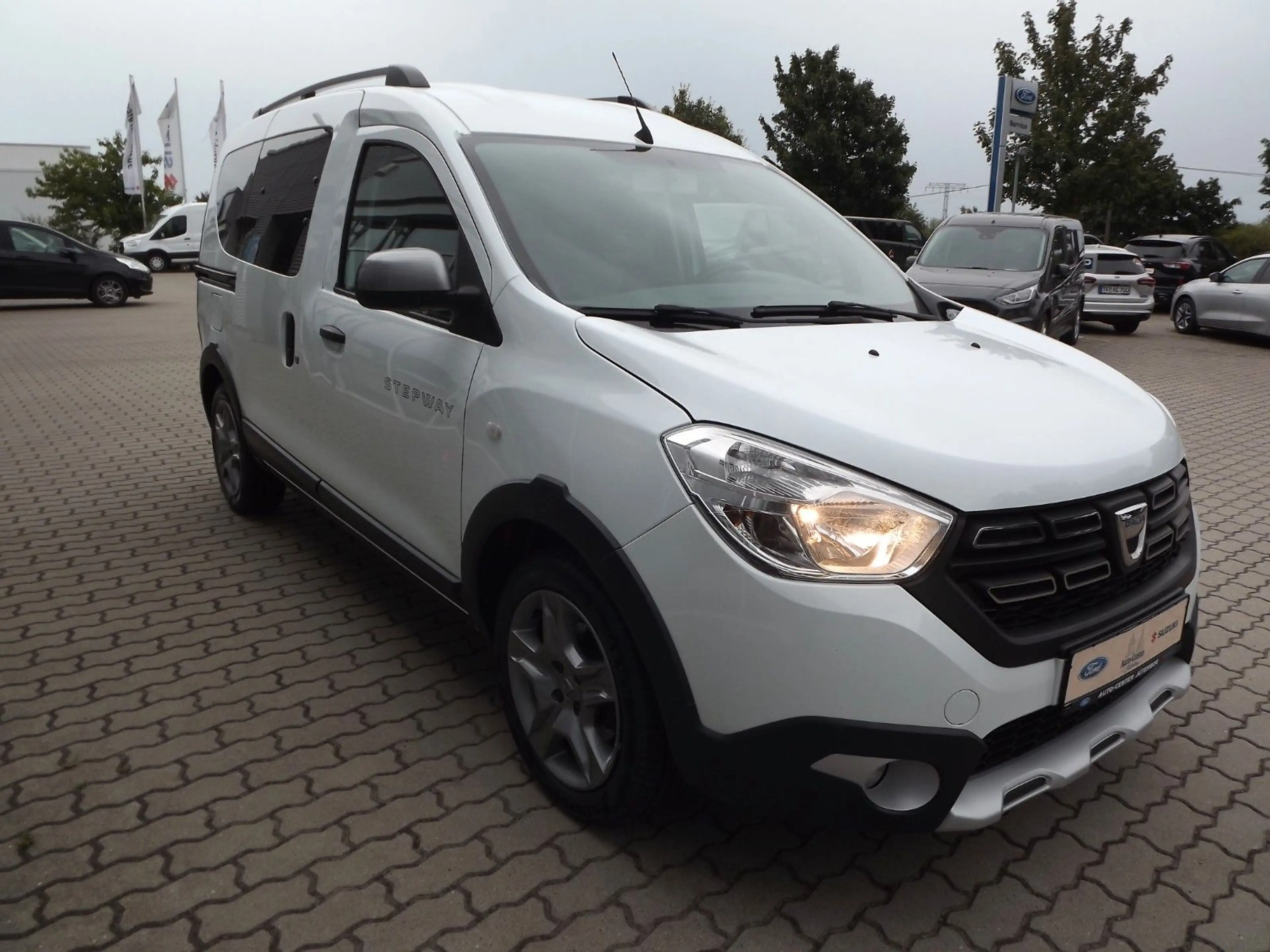 Dacia Dokker Stepway*SHZ*Klima*AHK — photo 4