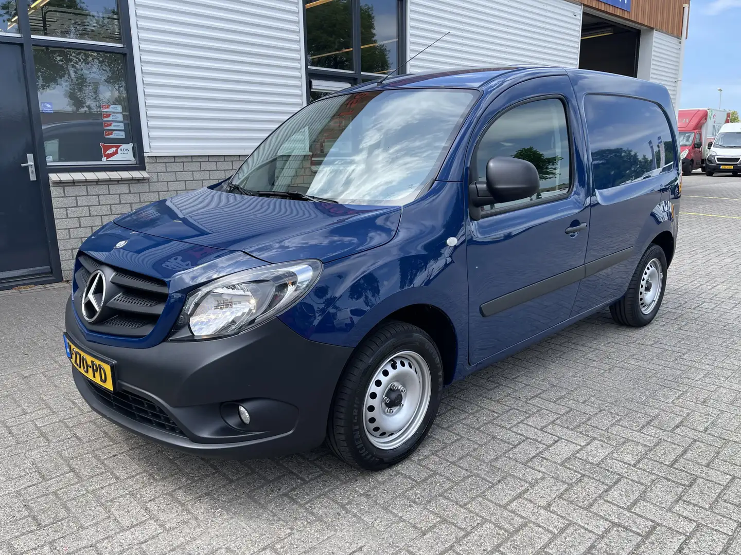 Mercedes-Benz Citan 108 CDI BlueEFFICIENCY / rijklaar € 12.950 ex btw Blauw - 2