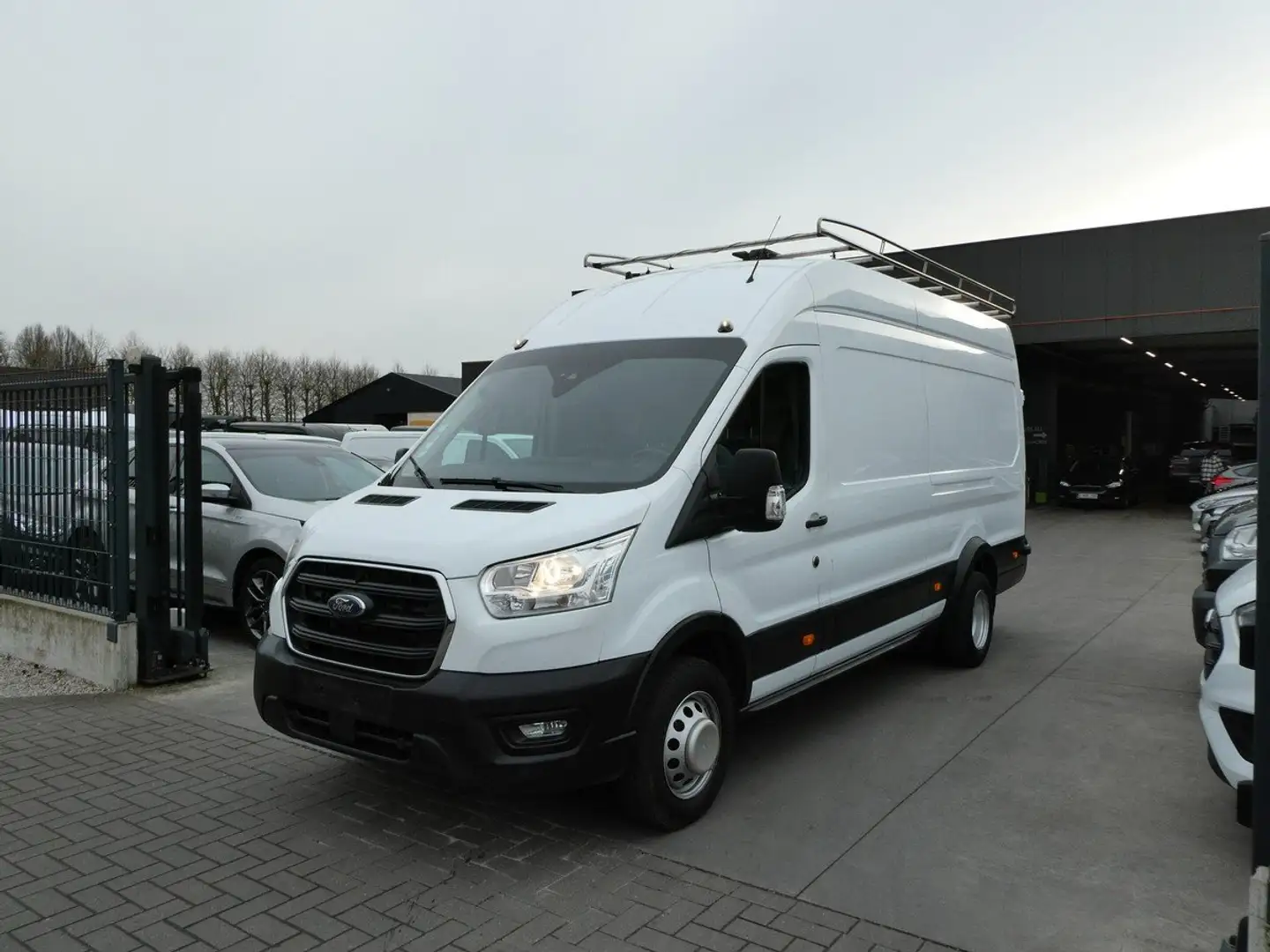 Ford Transit 2T L4-H3 Jumbo 2.0 TDCi 170pk Automaat 3pl (24633) Wit - 1
