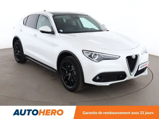 Alfa Romeo Stelvio view 8