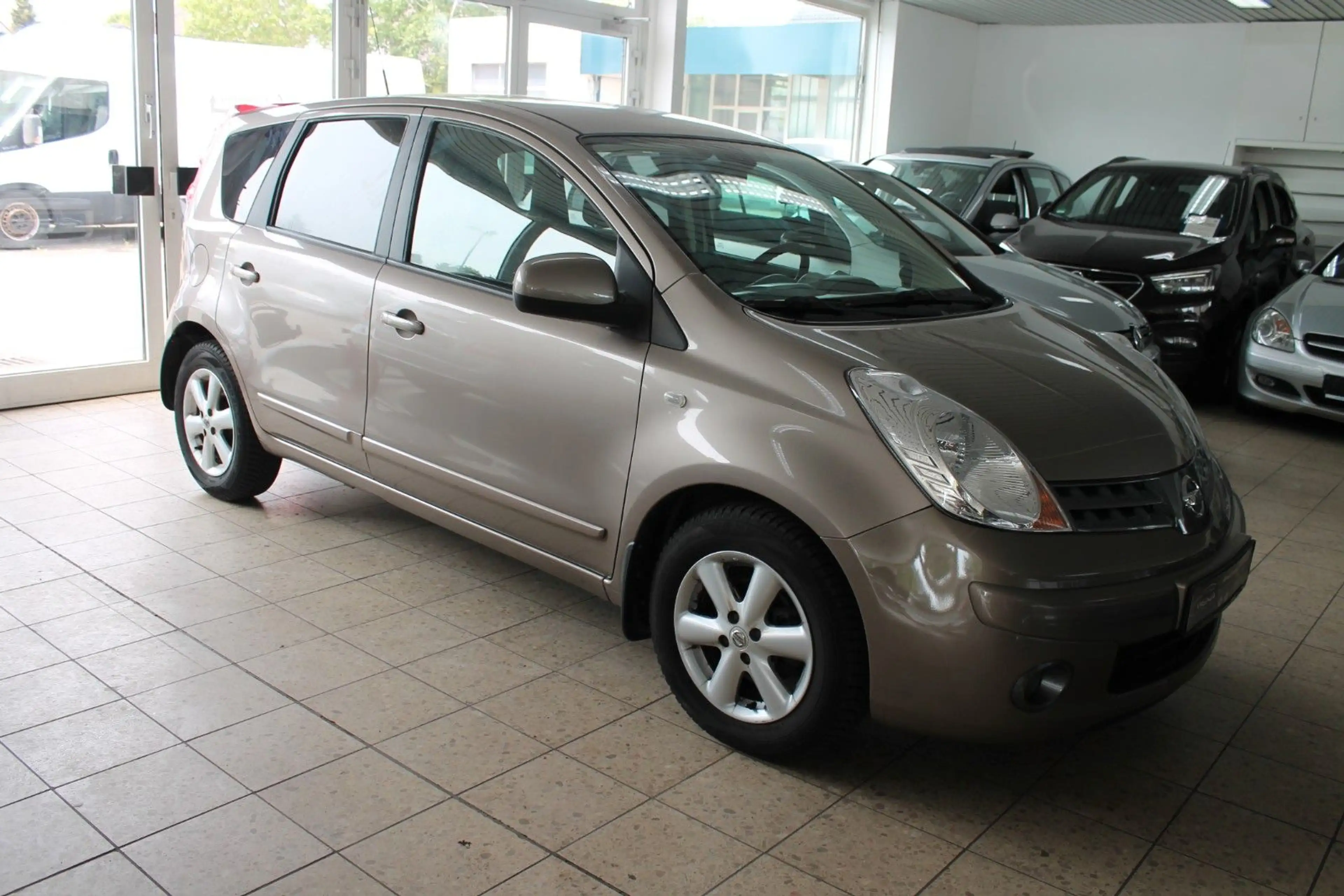 Nissan Note Acenta — photo 3