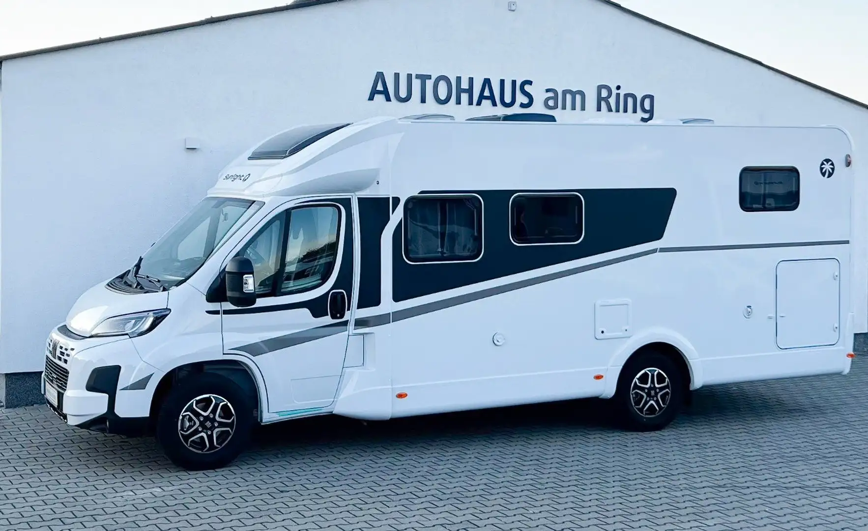 Sunlight T 67s Markise Sat TV Navi Kamera Fahrradträger Weiß - 1