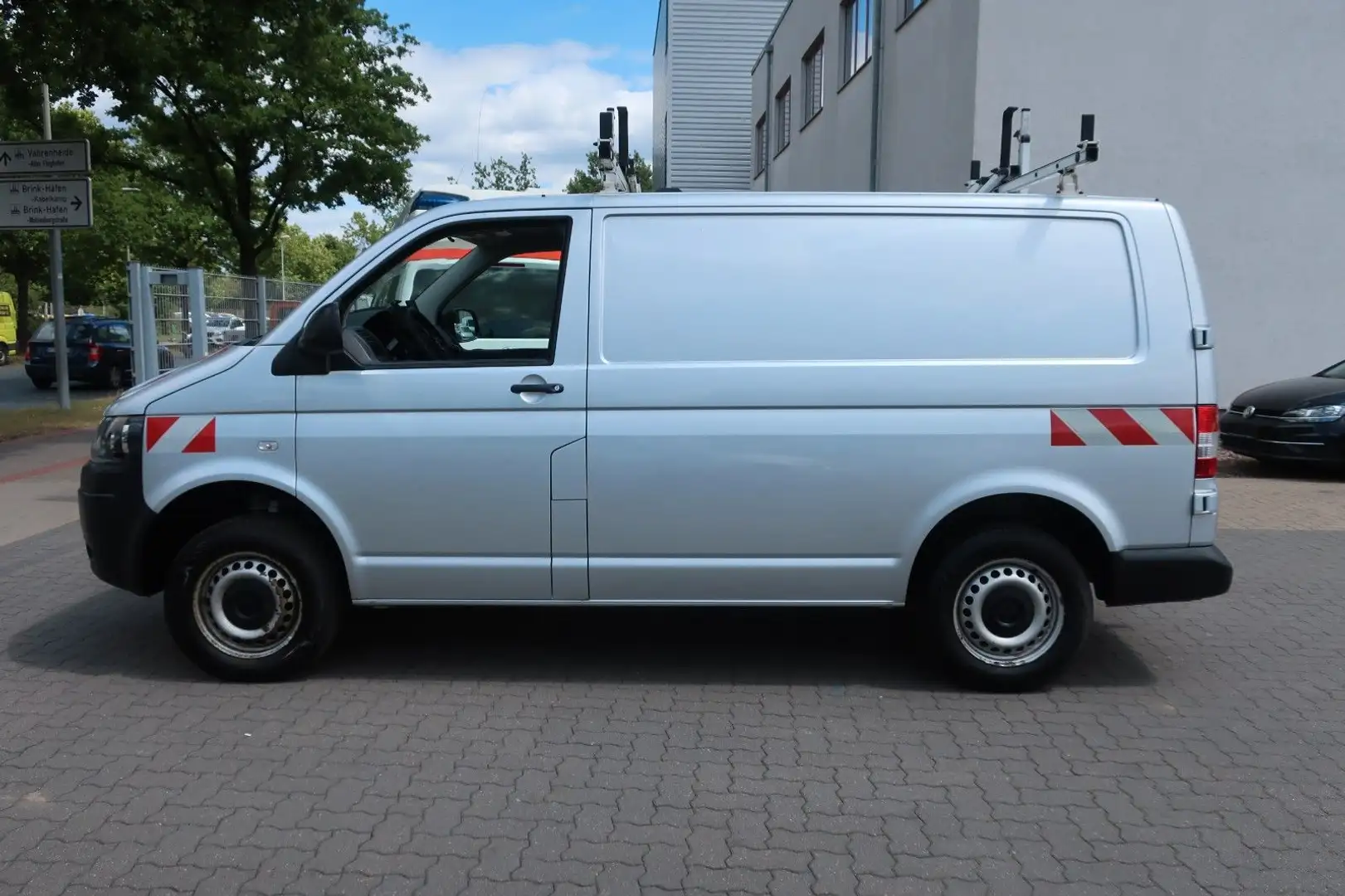 Volkswagen T5 Transporter Kasten 4Motion / Klima / PDC /AHK Silber - 2