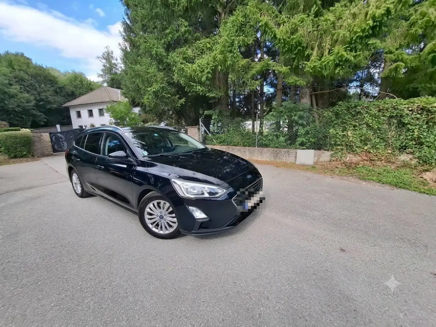 Ford Focus Focus Traveller 1,5 EcoBlue Titanium BusinessTitanium Business Schwarz - 1